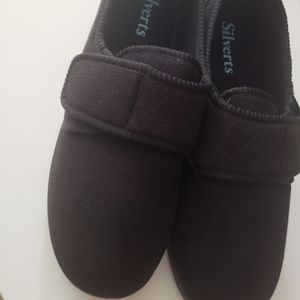 Silverts 12 Velcro Slippers
